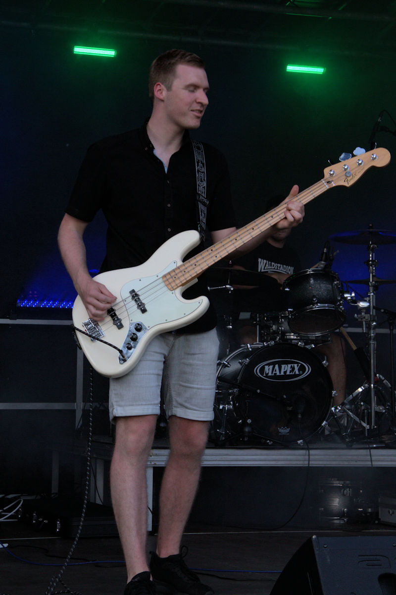 Bassist Anton Kunz